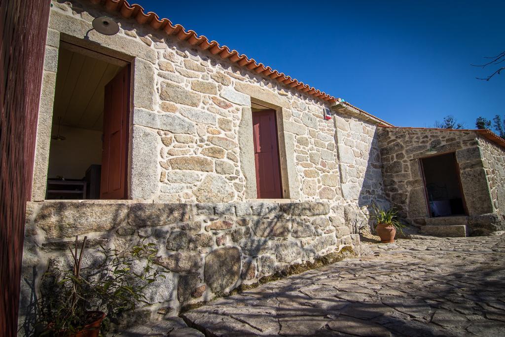 Casas Dos Avos Guest House Вале де Камбра Стая снимка