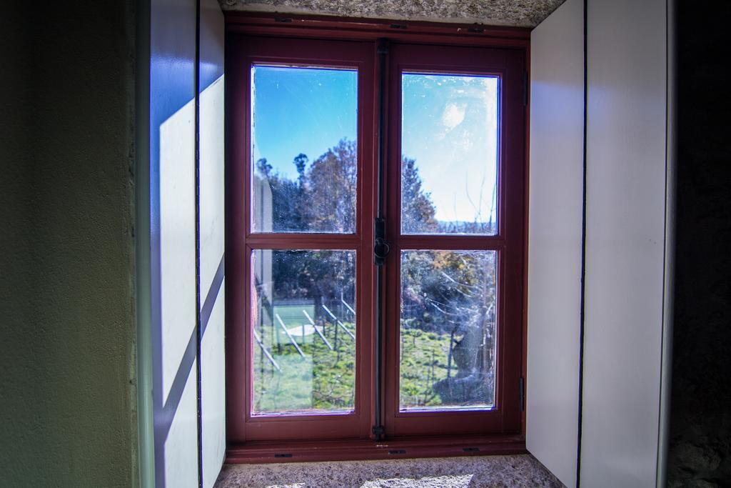 Casas Dos Avos Guest House Вале де Камбра Стая снимка