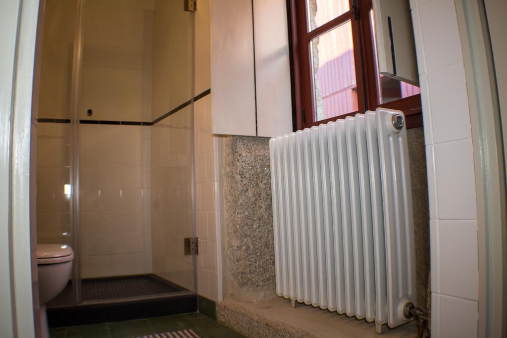 Casas Dos Avos Guest House Вале де Камбра Стая снимка