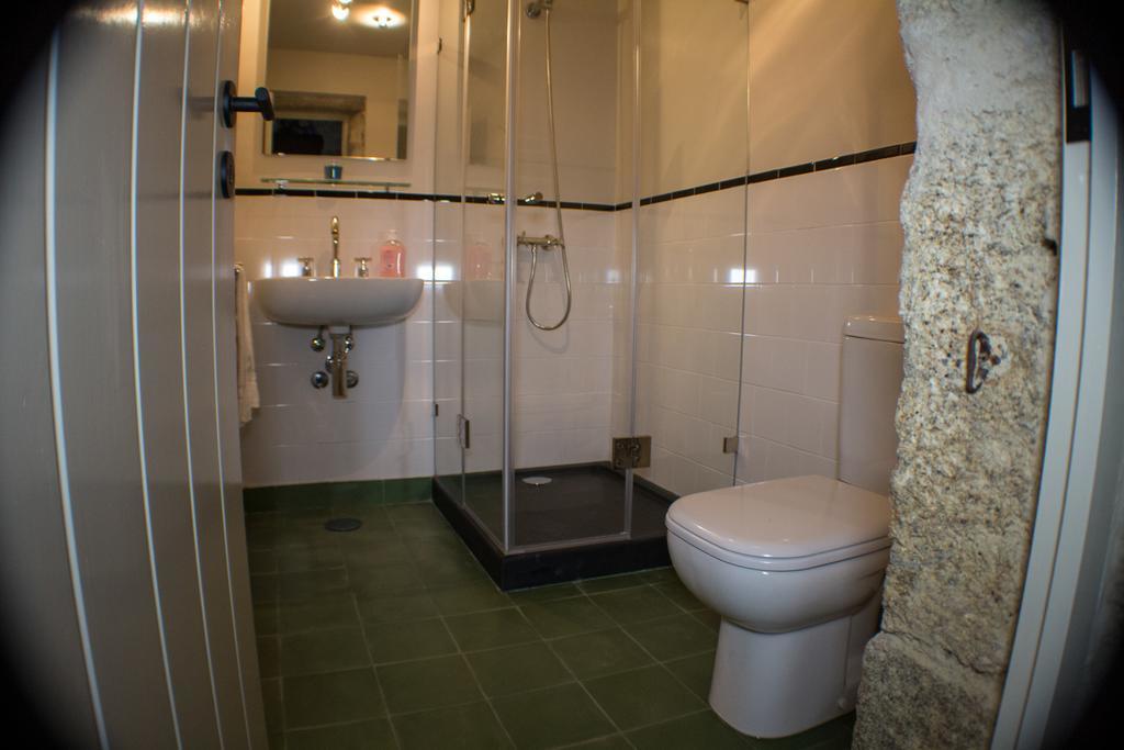Casas Dos Avos Guest House Вале де Камбра Стая снимка