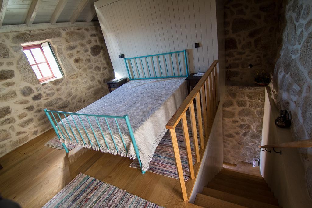 Casas Dos Avos Guest House Вале де Камбра Стая снимка