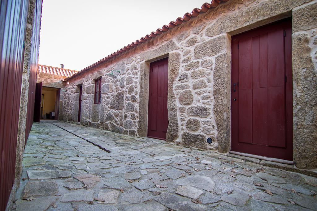 Casas Dos Avos Guest House Вале де Камбра Стая снимка