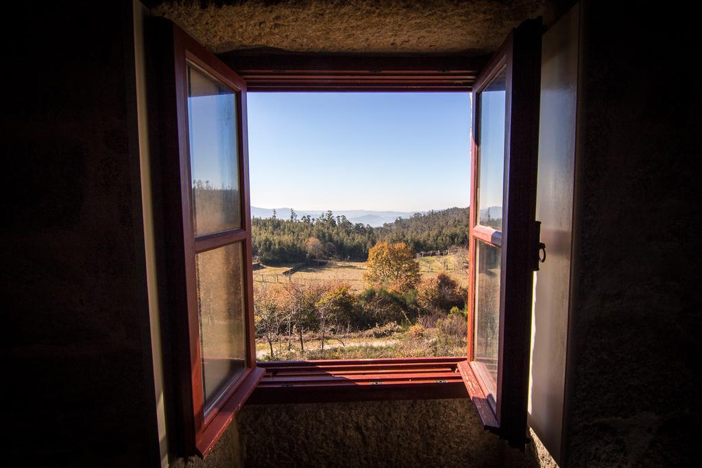 Casas Dos Avos Guest House Вале де Камбра Стая снимка