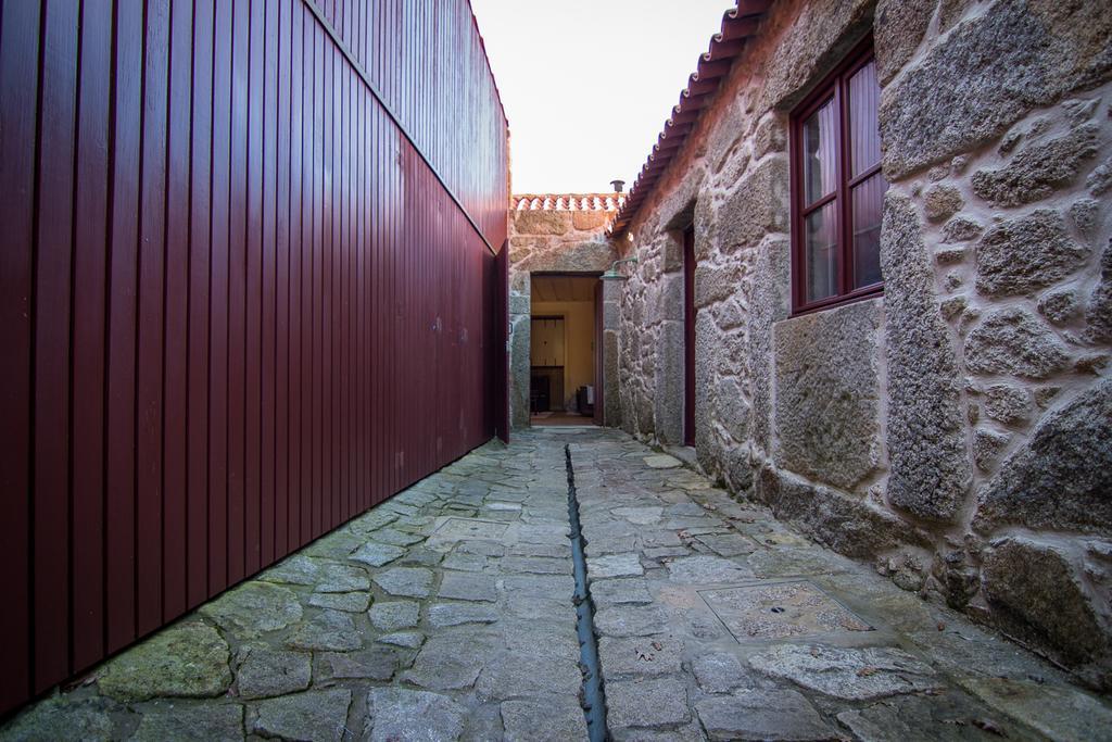 Casas Dos Avos Guest House Вале де Камбра Стая снимка