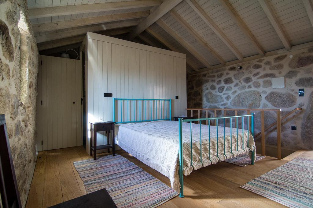 Casas Dos Avos Guest House Вале де Камбра Стая снимка