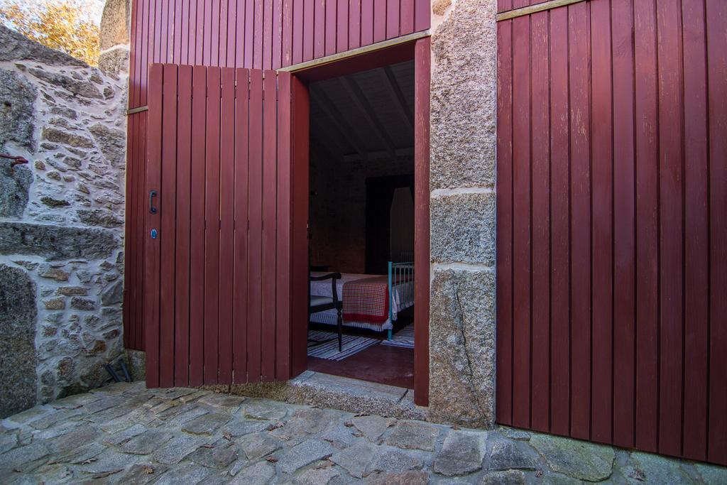 Casas Dos Avos Guest House Вале де Камбра Стая снимка
