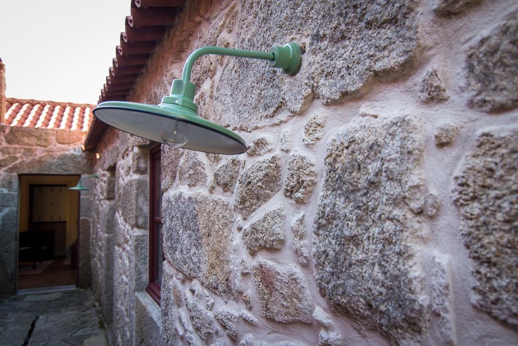 Casas Dos Avos Guest House Вале де Камбра Стая снимка