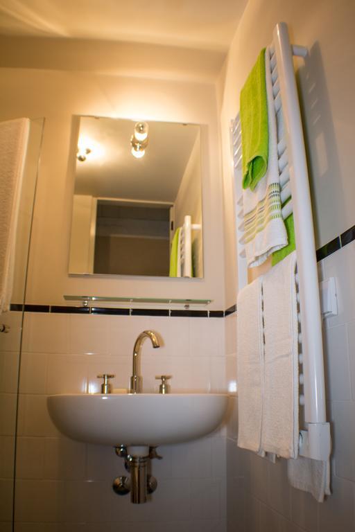 Casas Dos Avos Guest House Вале де Камбра Стая снимка