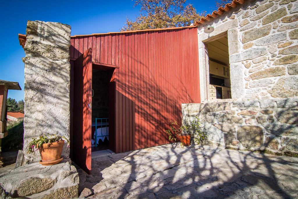 Casas Dos Avos Guest House Вале де Камбра Стая снимка